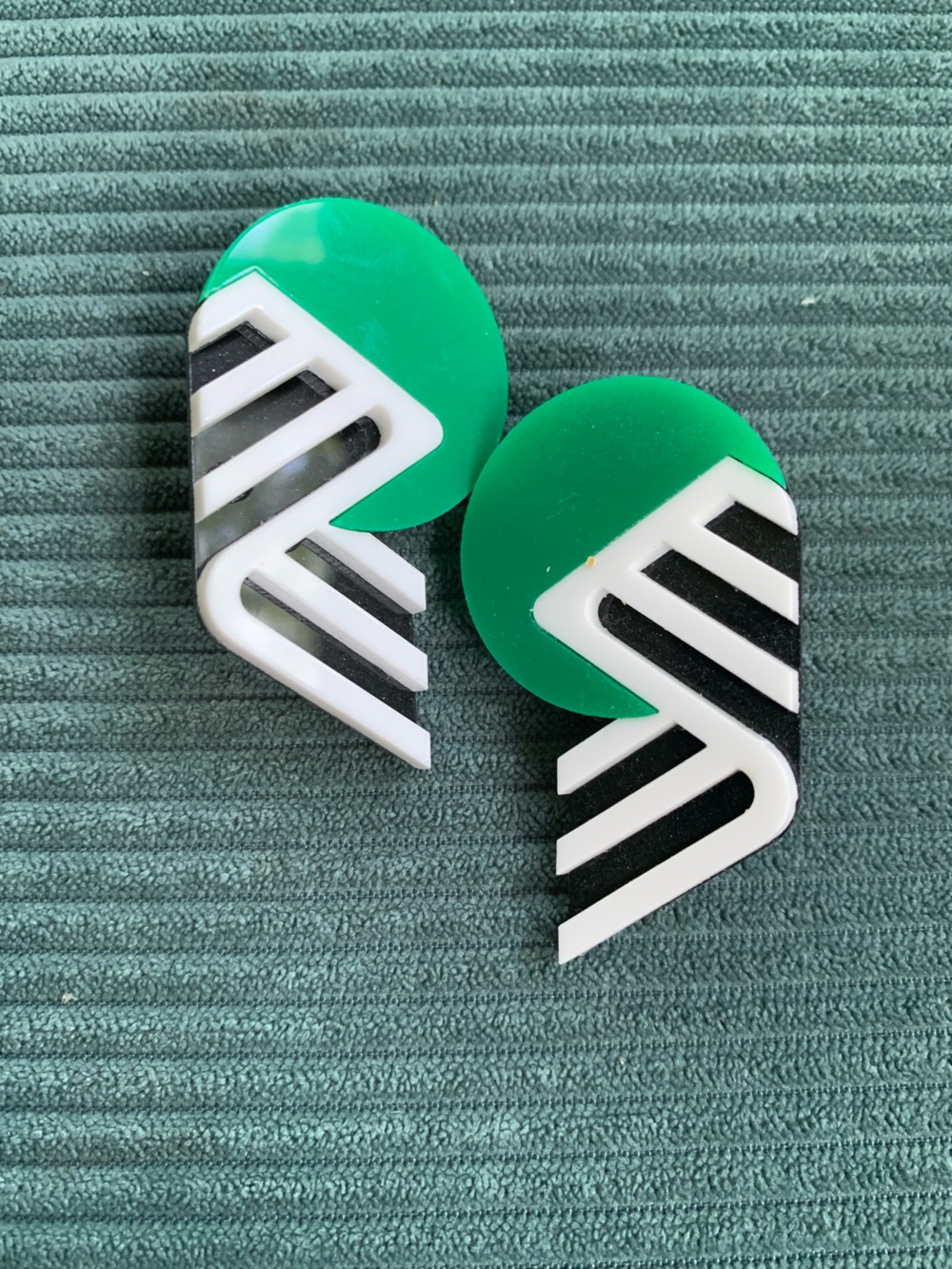Green Geometric Earrings – Modern Acrylic Design